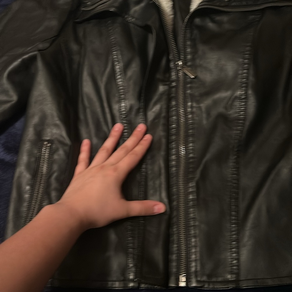 Leather jacket - Picture 5 of 6